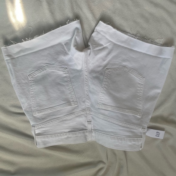 5" Mid Rise Girlfriend Denim Shorts - Picture 10 of 10